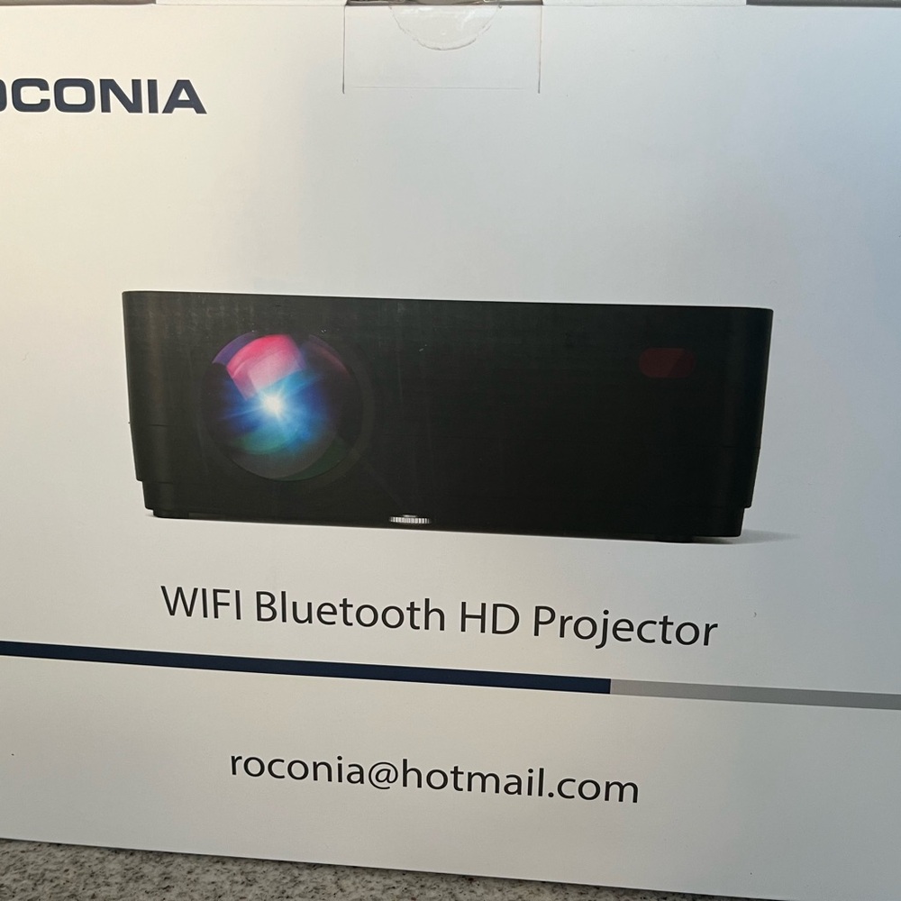 Riconia WiFi Bluetooth HD Projector model Q6